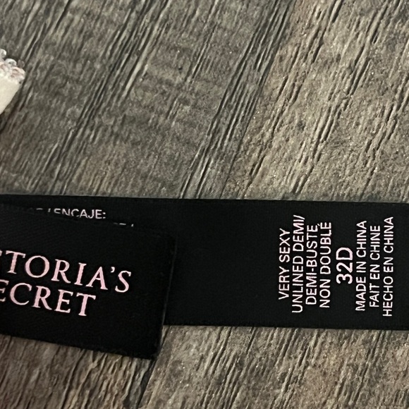 FINAL PRICE Victoria’s Secret Coquette Bra - Picture 5 of 6